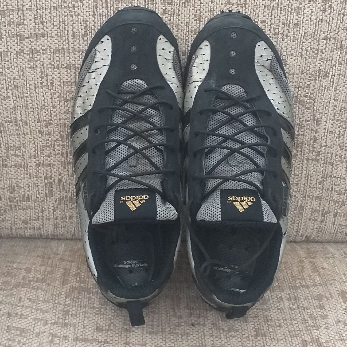 tenis adidas mali antigo