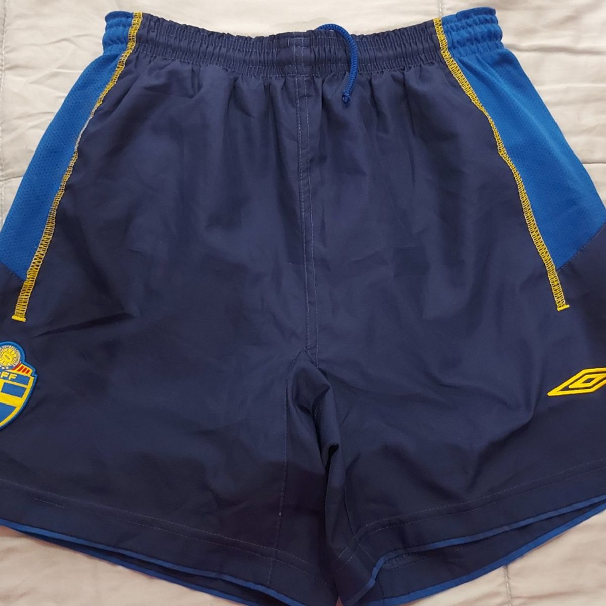 格安即決 da Seleção da Oficial (Shorts) Calção Suécia Umbro | Umbro - ウェア