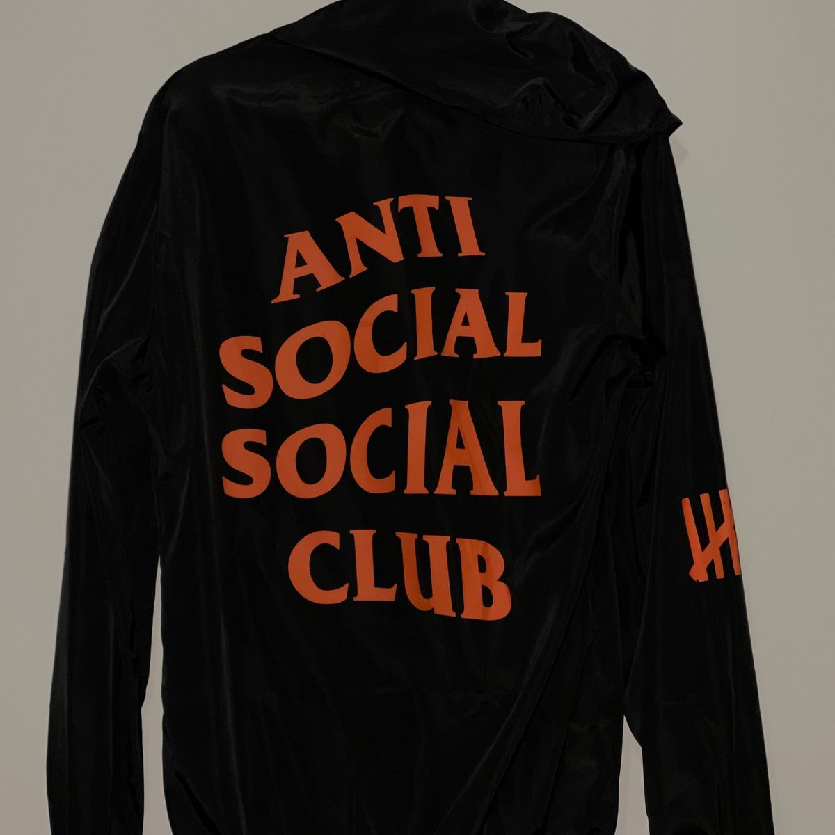 corta vento antisocial