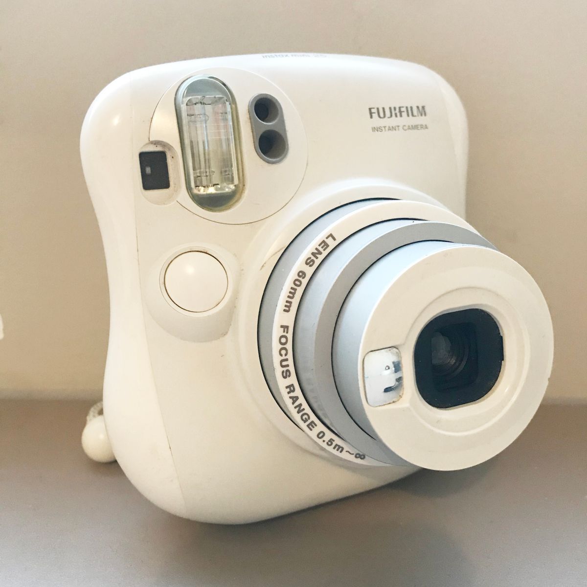 Câmera Instantânea Fujifilm Instax Mini 25 Branca | Polaroid Fujifilm Usado  72950067 | enjoei