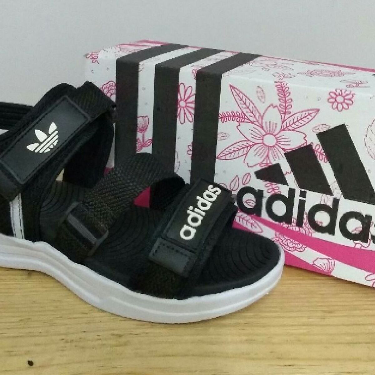 sandalia adidas nova