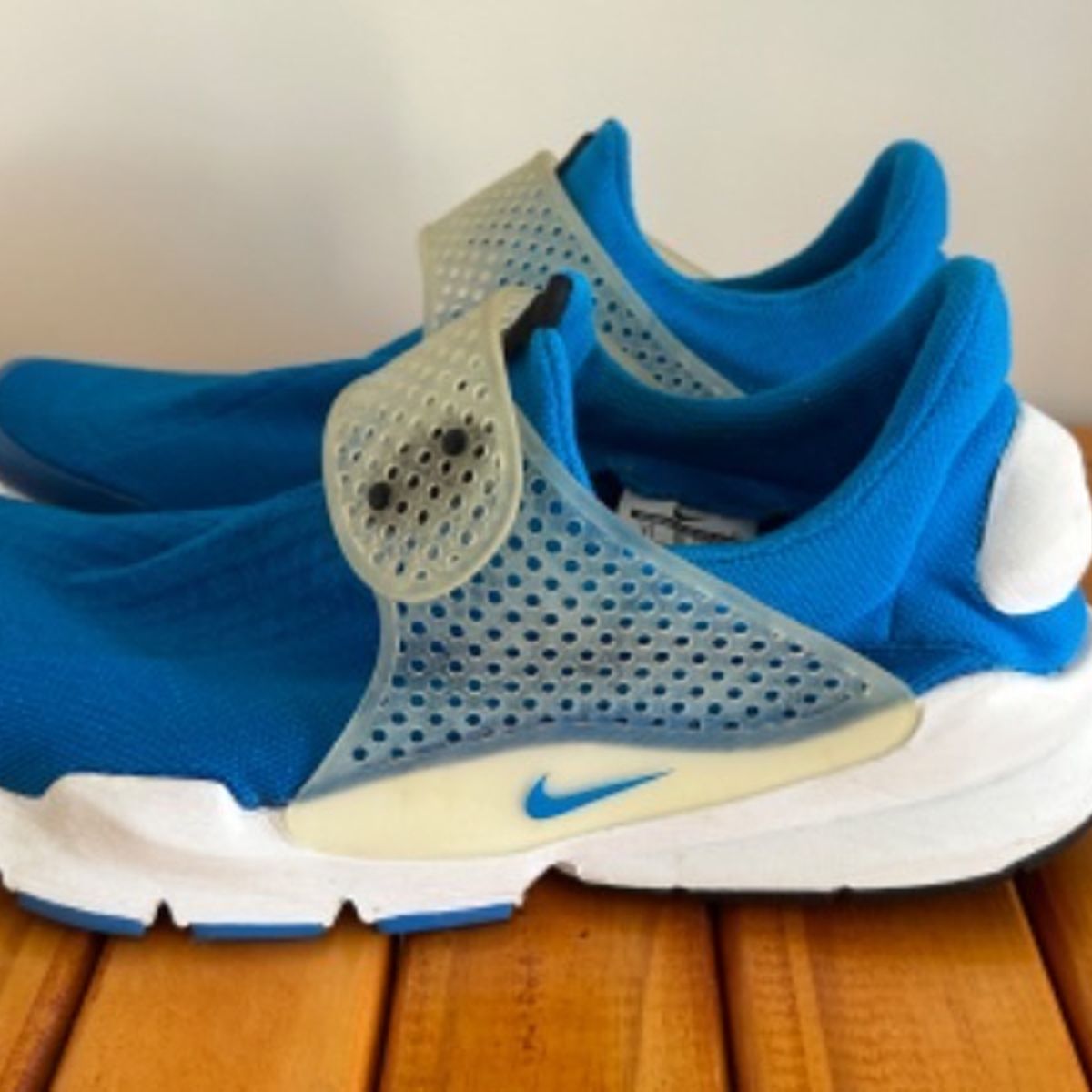 Nike sock dart running hot sale shoes