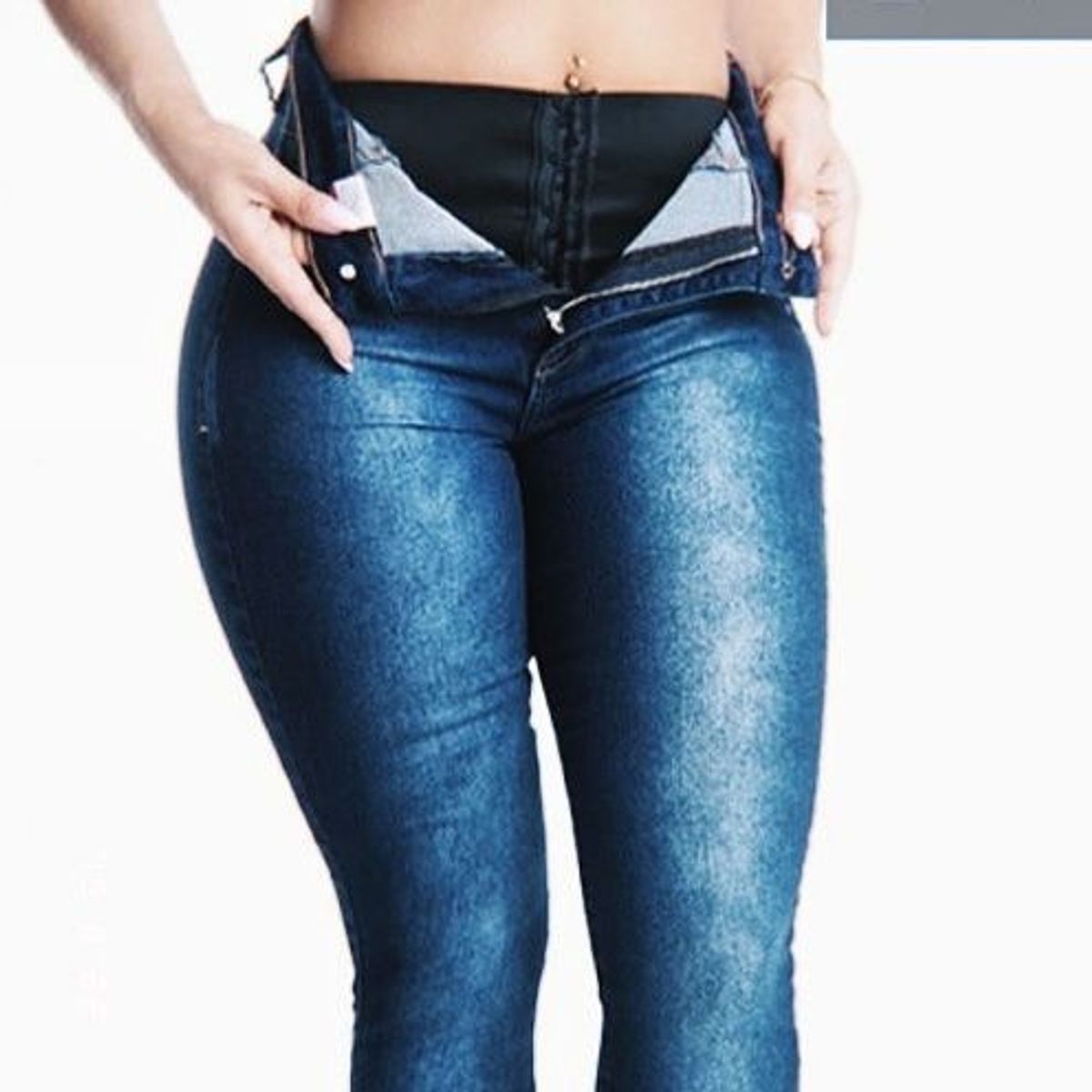 calça jeans com cinta interna