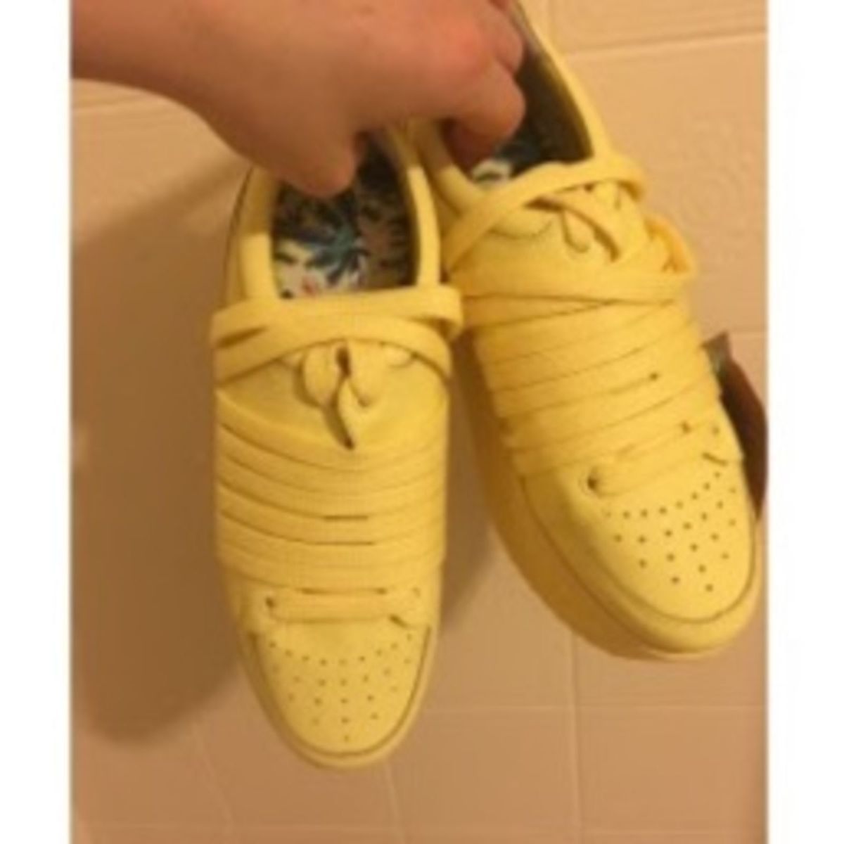 tenis plataforma amarelo