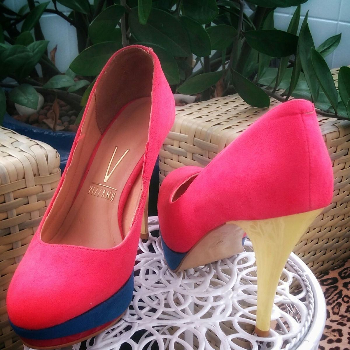 sapatos scarpin coloridos vizzano