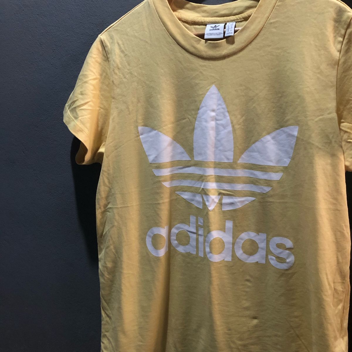 camiseta adidas oversized feminina