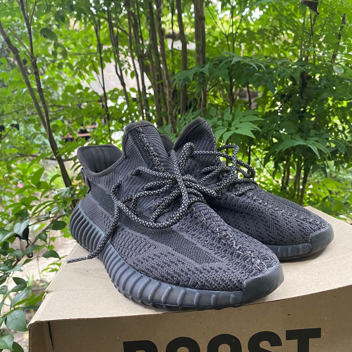 adidas gazelle silver green womens Adidas YEEZY BOOST 350V2 VOLT  DTLR