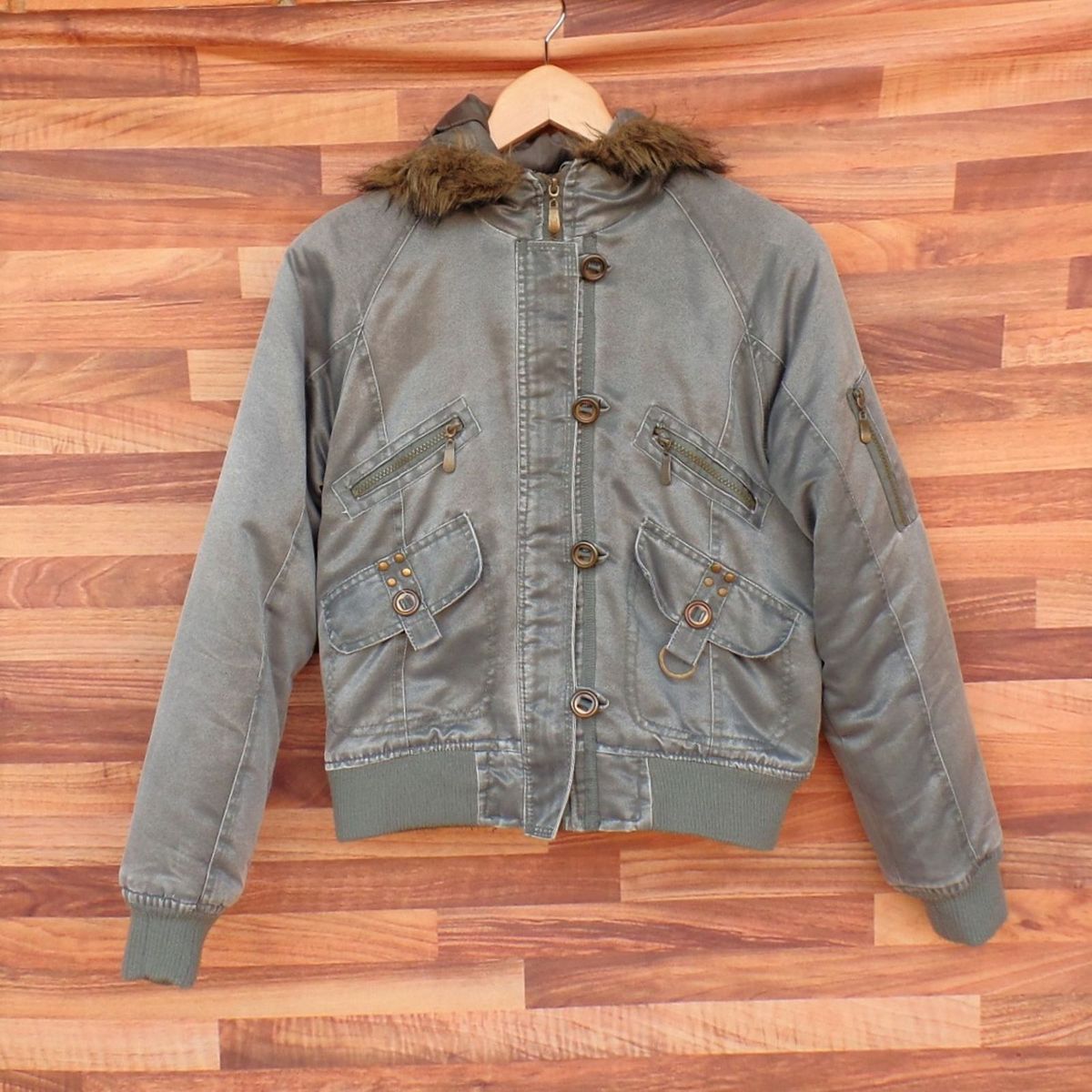 jaqueta bomber feminina com capuz