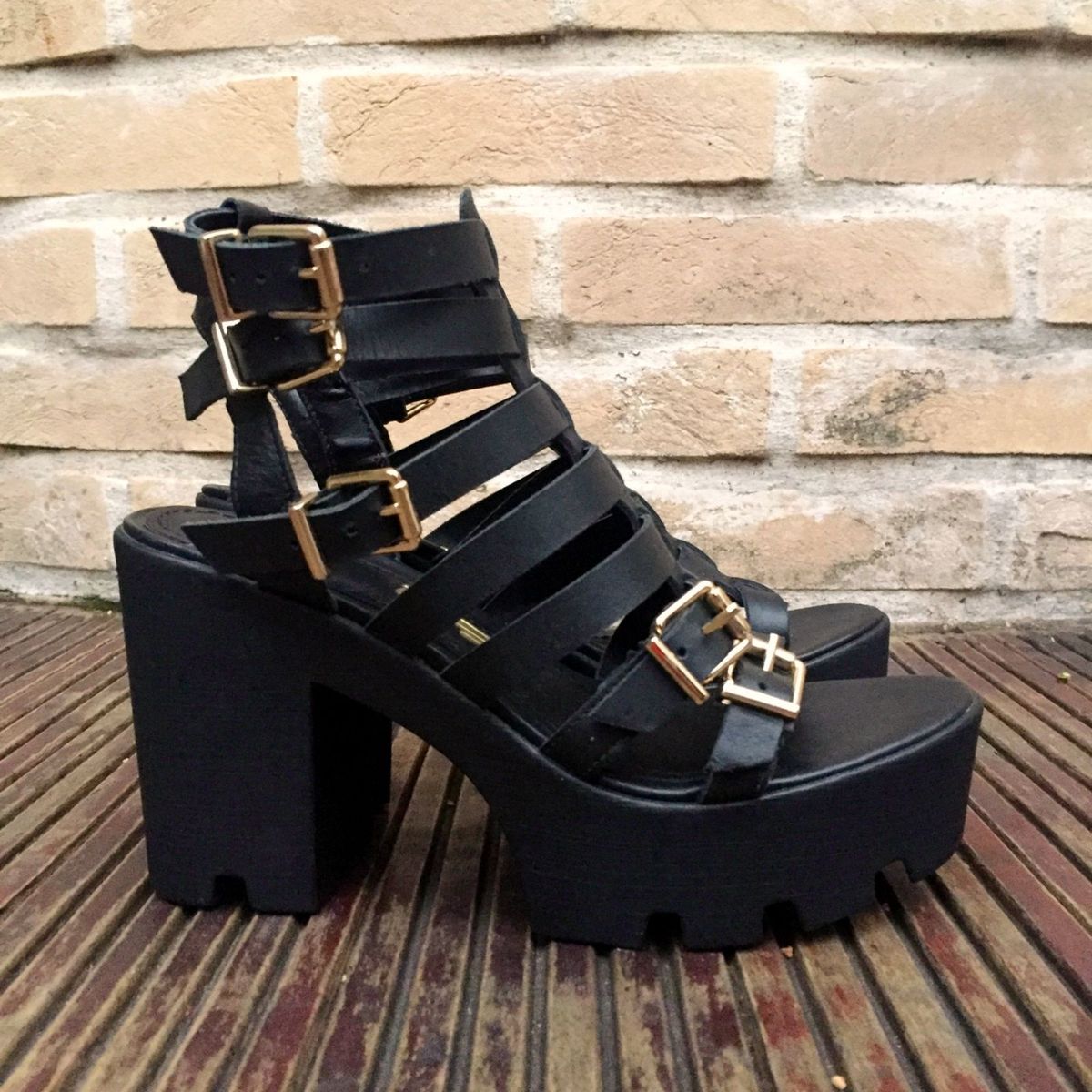 sandalia tratorada santa lolla