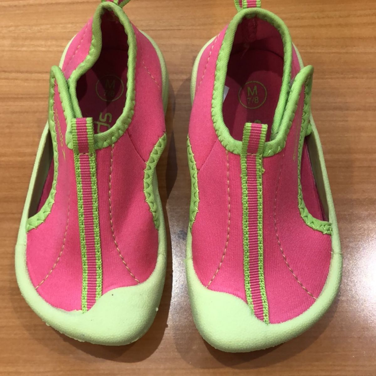 tenis aquatico infantil