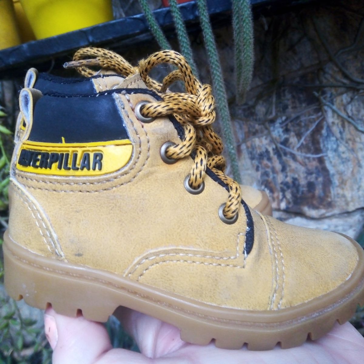 Bota Caterpillar Infantil