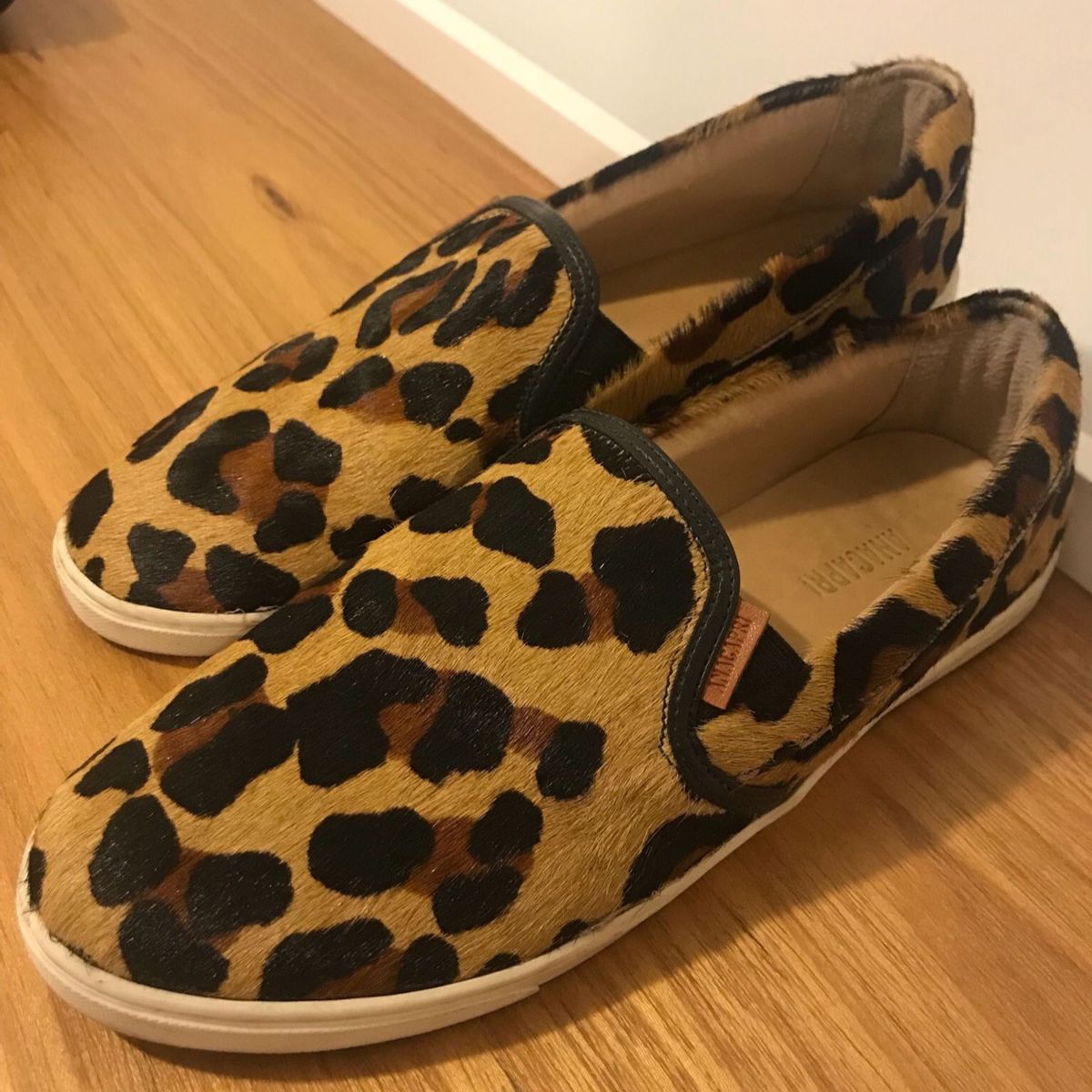 slip on oncinha anacapri