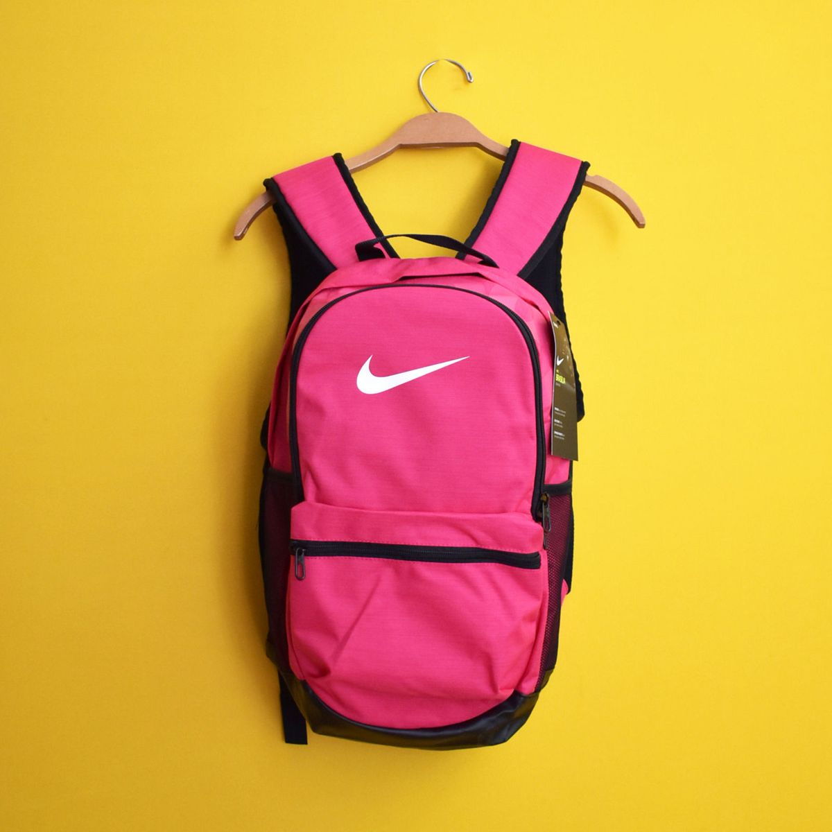 mochila da nike rosa fluorescente