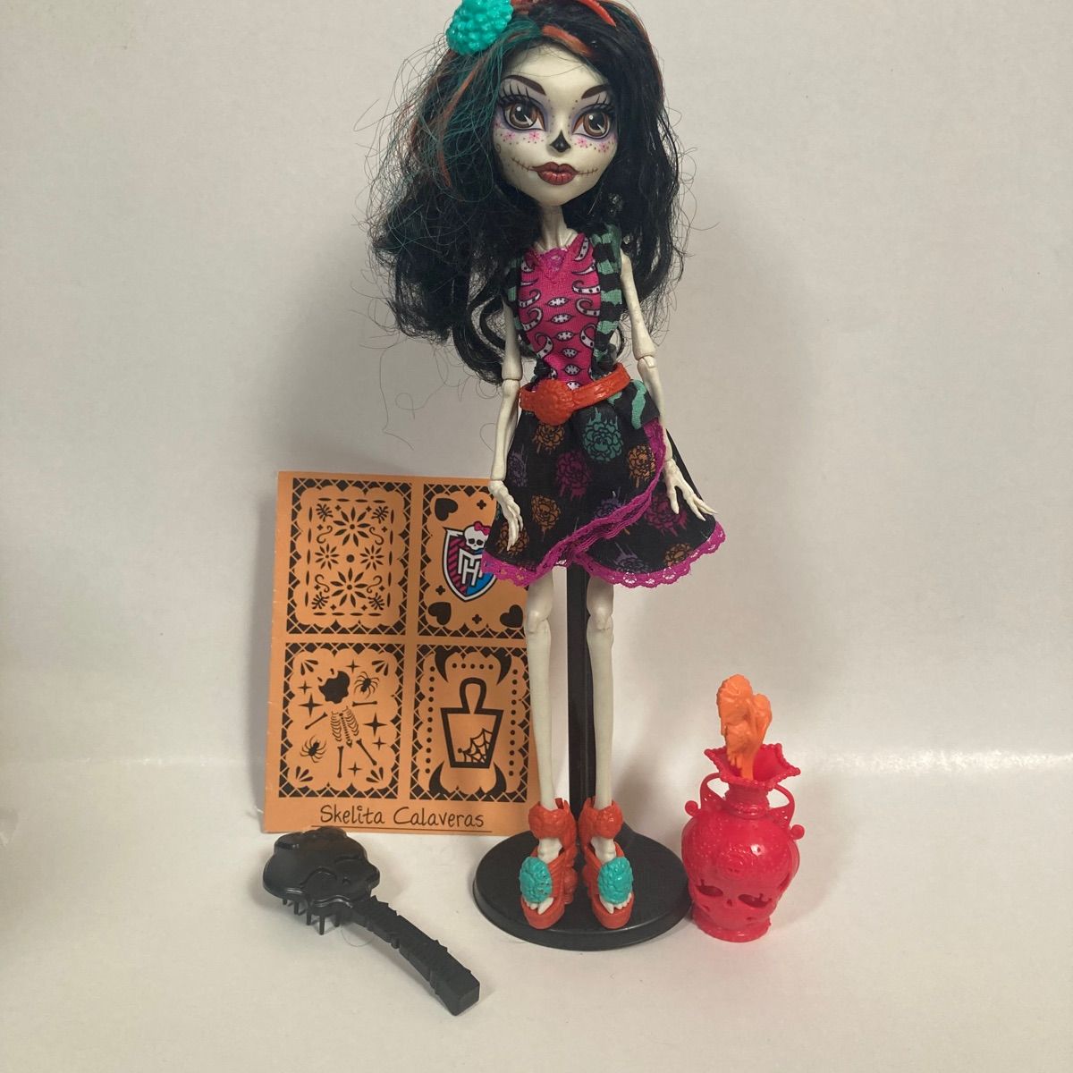 Preços baixos em Mattel Skelita Calaveras Boneca Monster High Bonecas e  Brinquedos