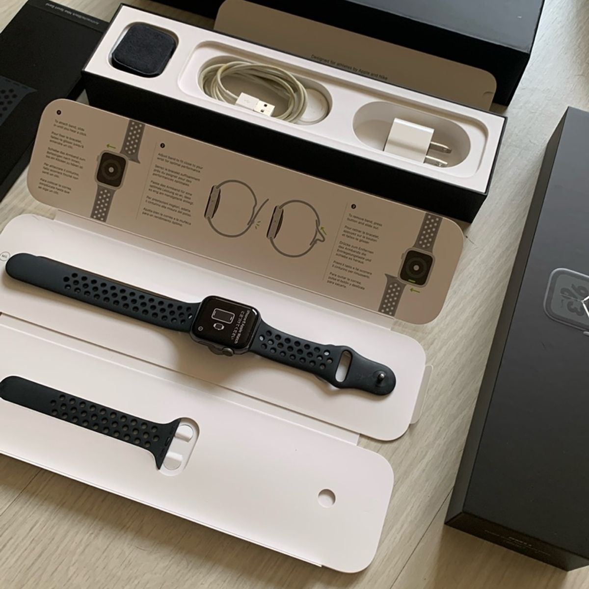 Apple Watch Nike Series 6 40mm Cinza Espacial GPS - Pulseira
