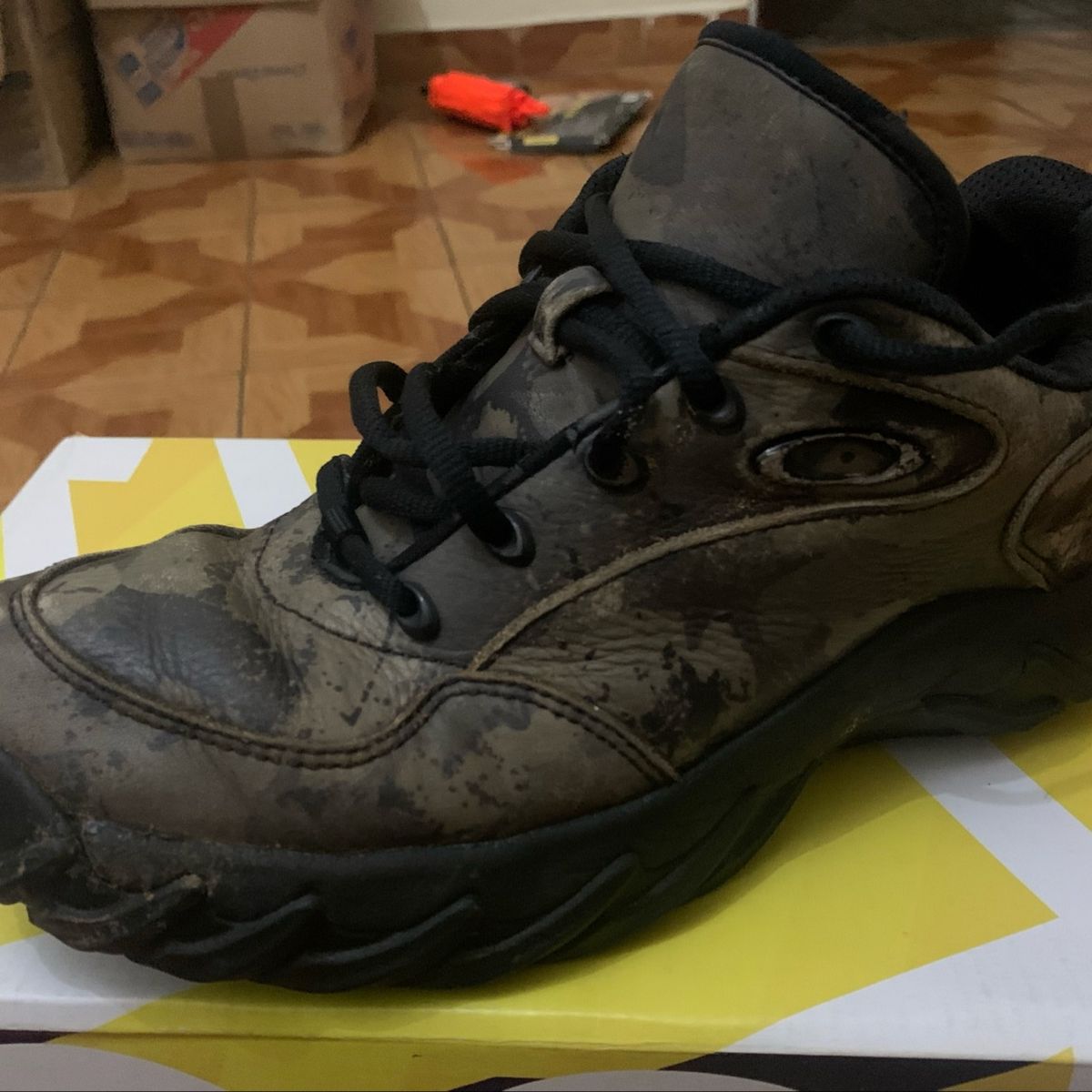 tenis oakley assault