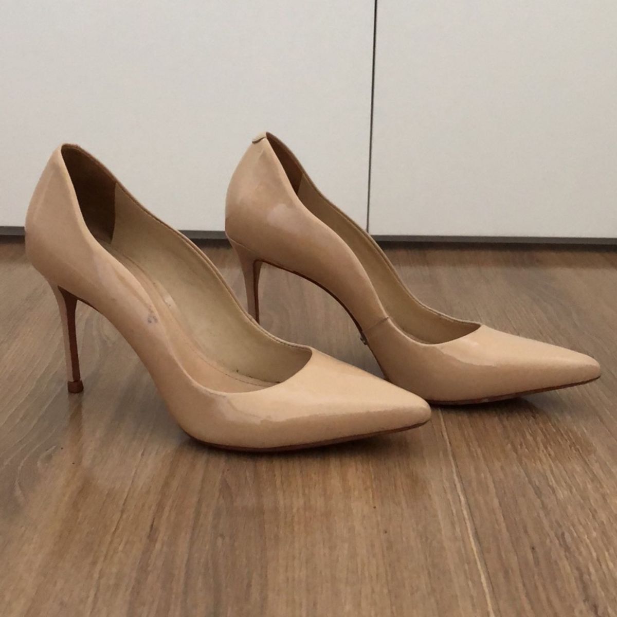 schutz scarpin nude