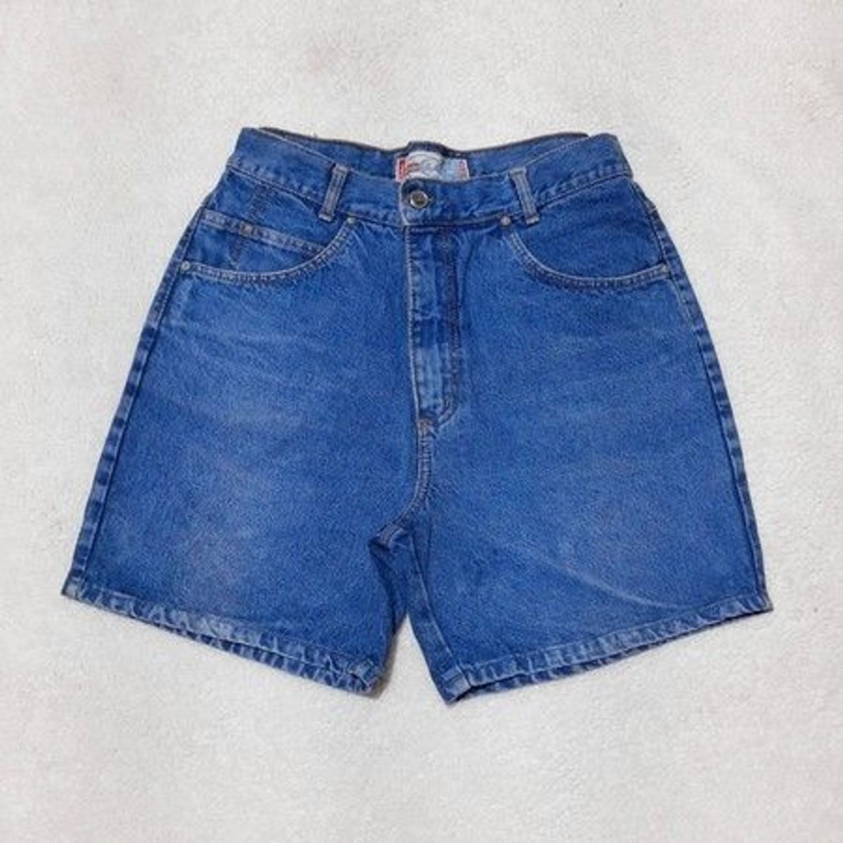 short jeans cintura alta anos 90