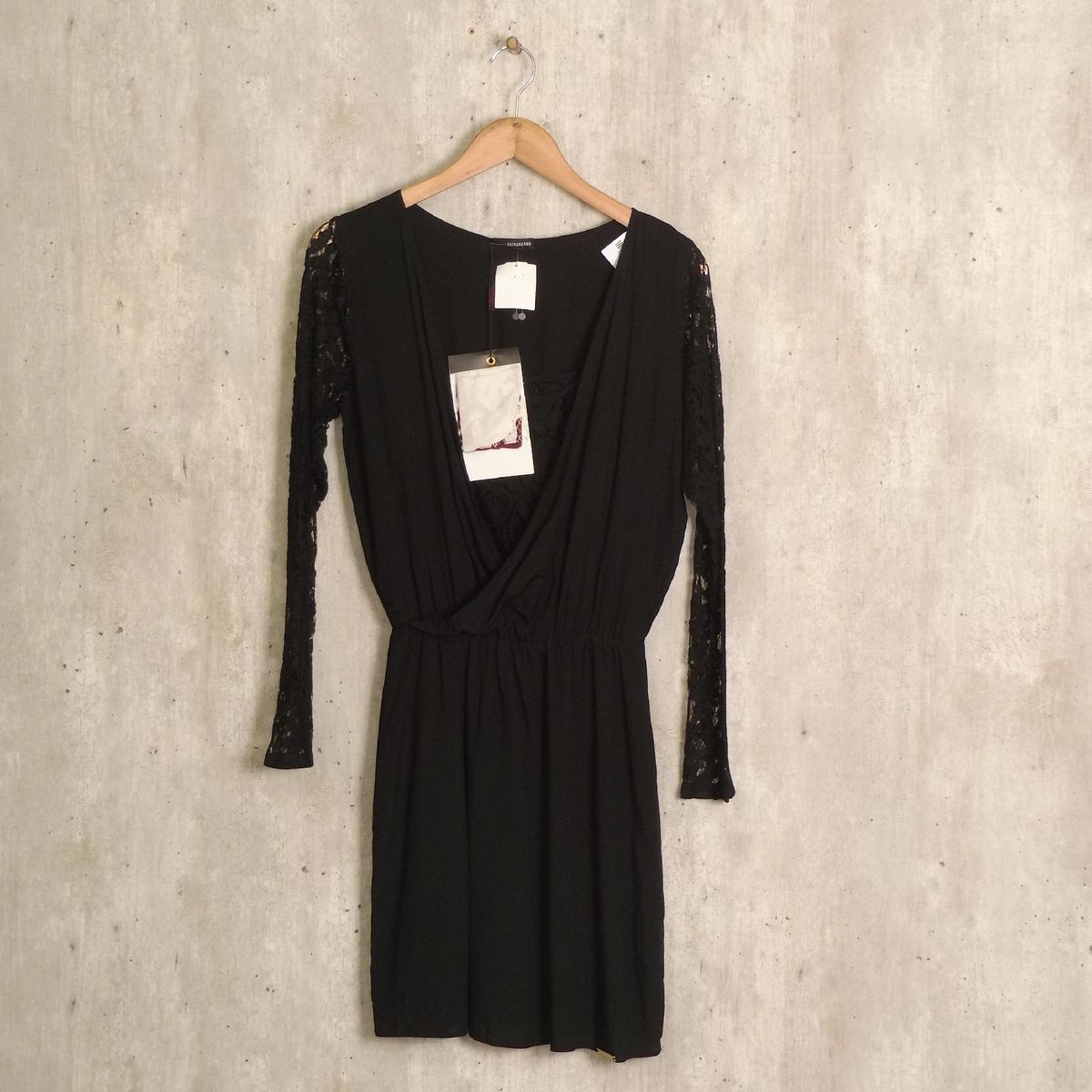 vestido preto gatabakana