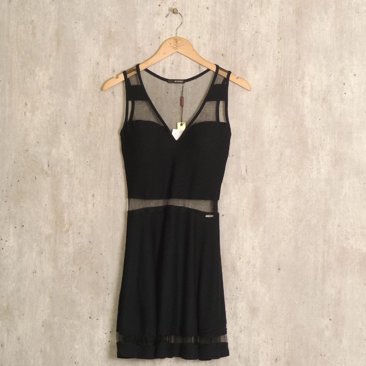 vestido preto gatabakana