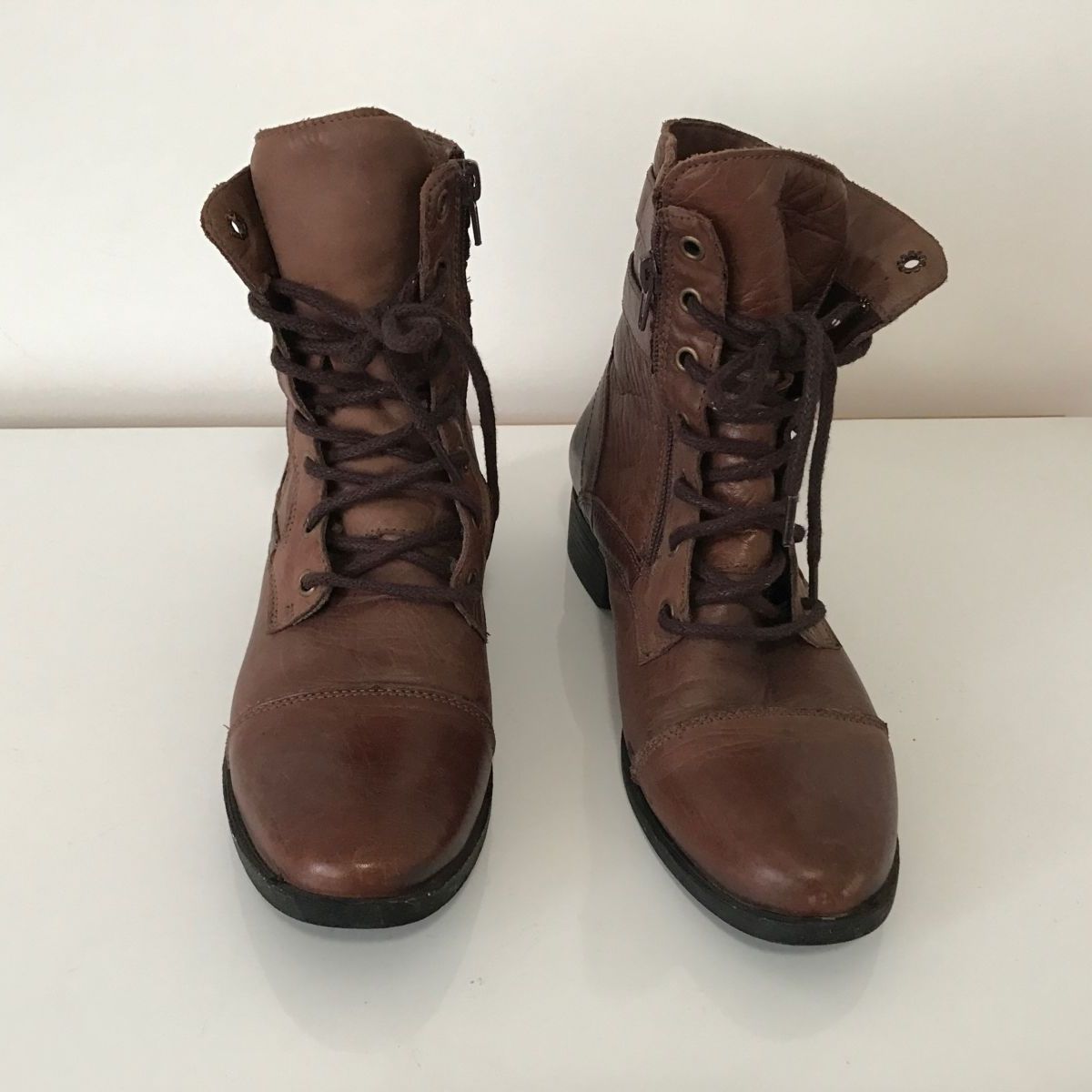 bota coturno feminina constance