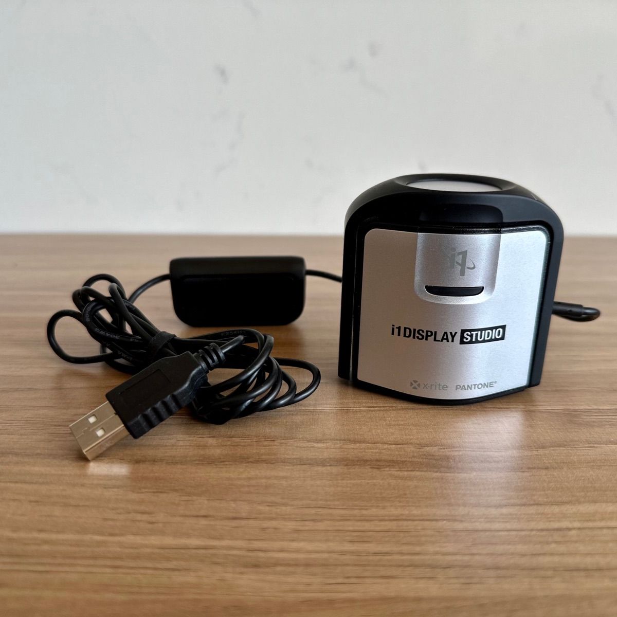 X-rite i1 Display Studio キャリブレーター X-rite i1 Display Studio キャリブレーター