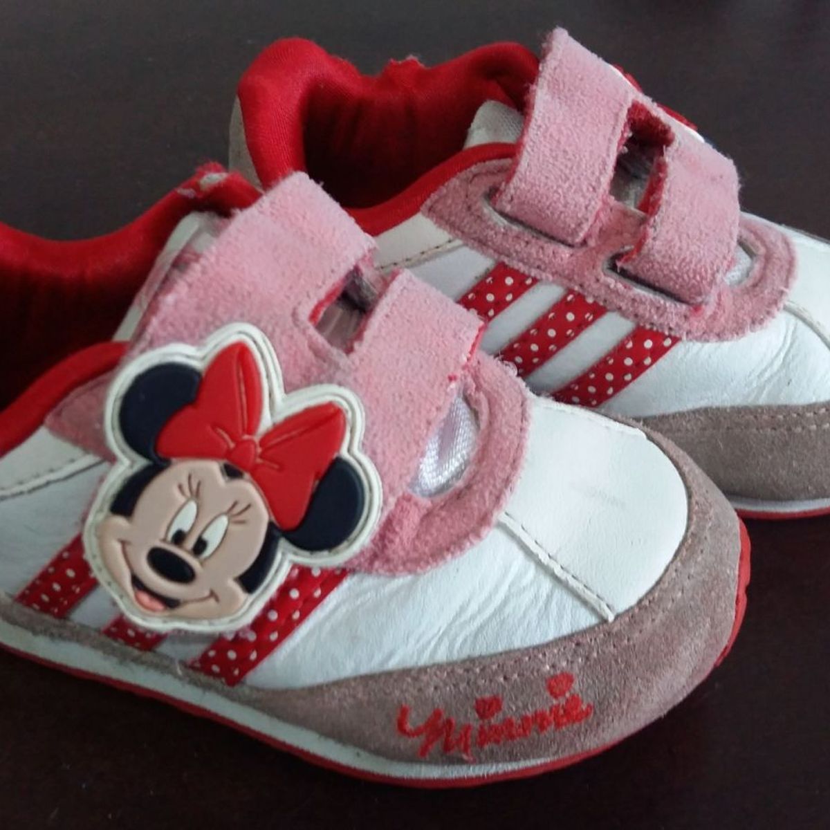 tenis adidas minnie vermelho