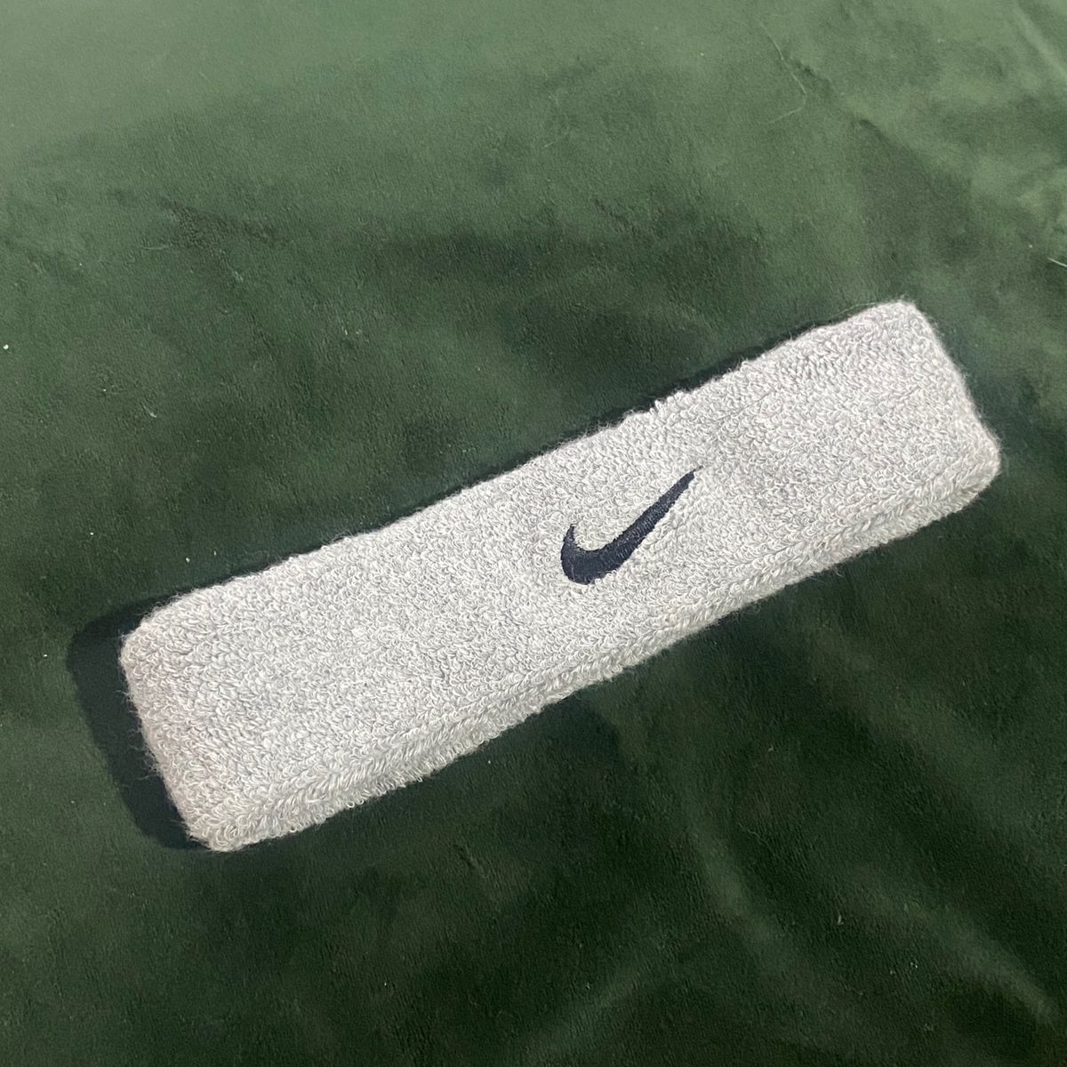 Nike pro 2024 swoosh headband