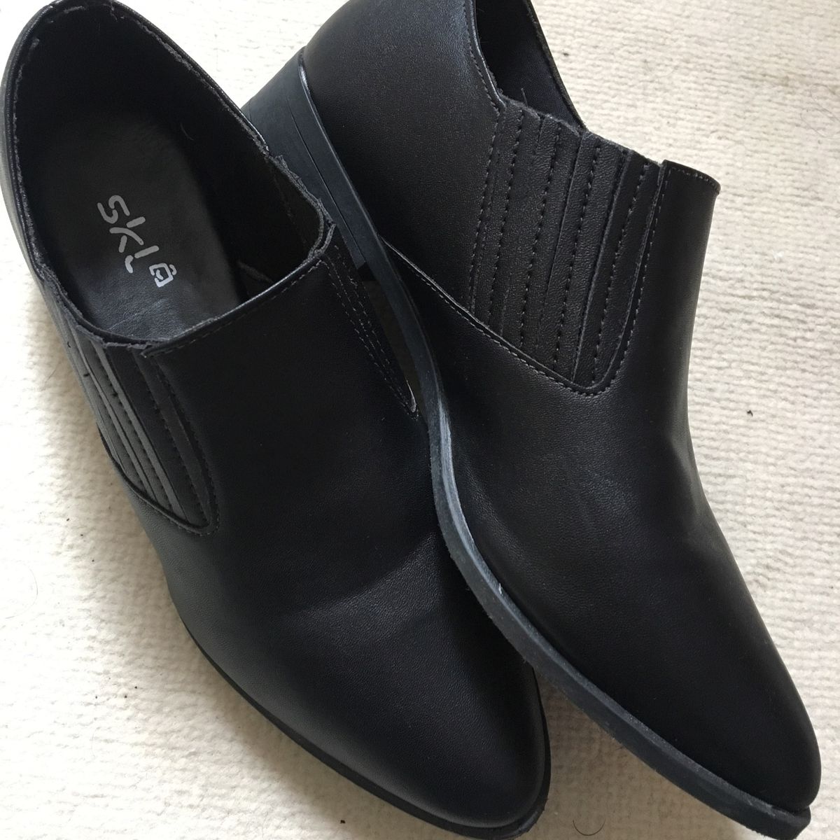 skala sapatos