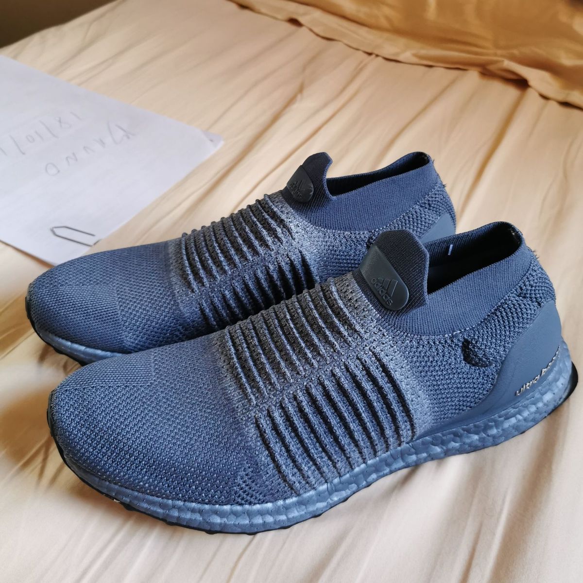 tenis ultraboost laceless