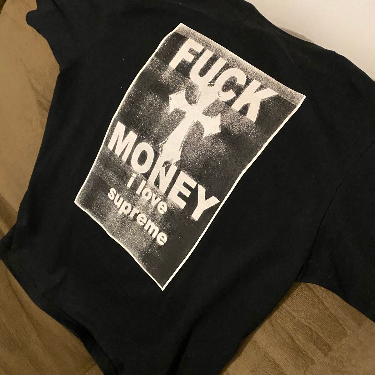 Supreme - Camiseta Fuck Money Preta | Supreme Usado 120796675 | enjoei