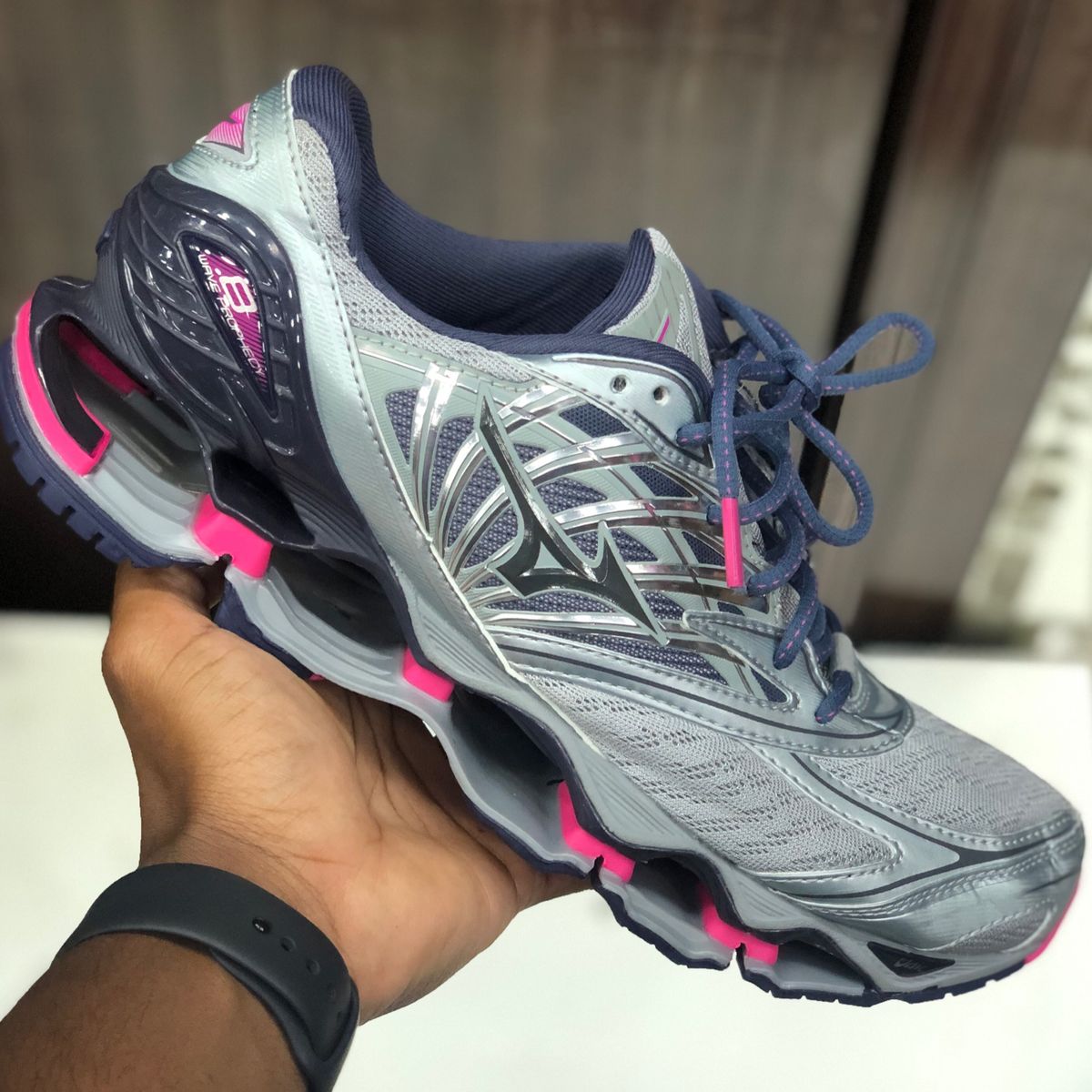 Mizuno pro 8 store refletivo