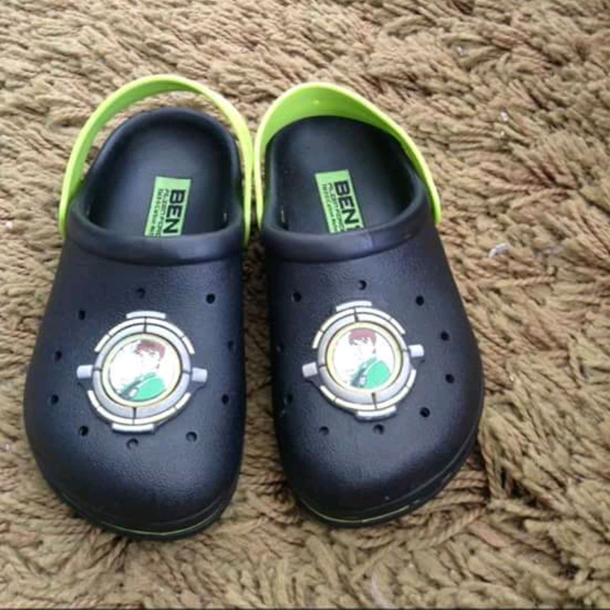 ben 10 crocs