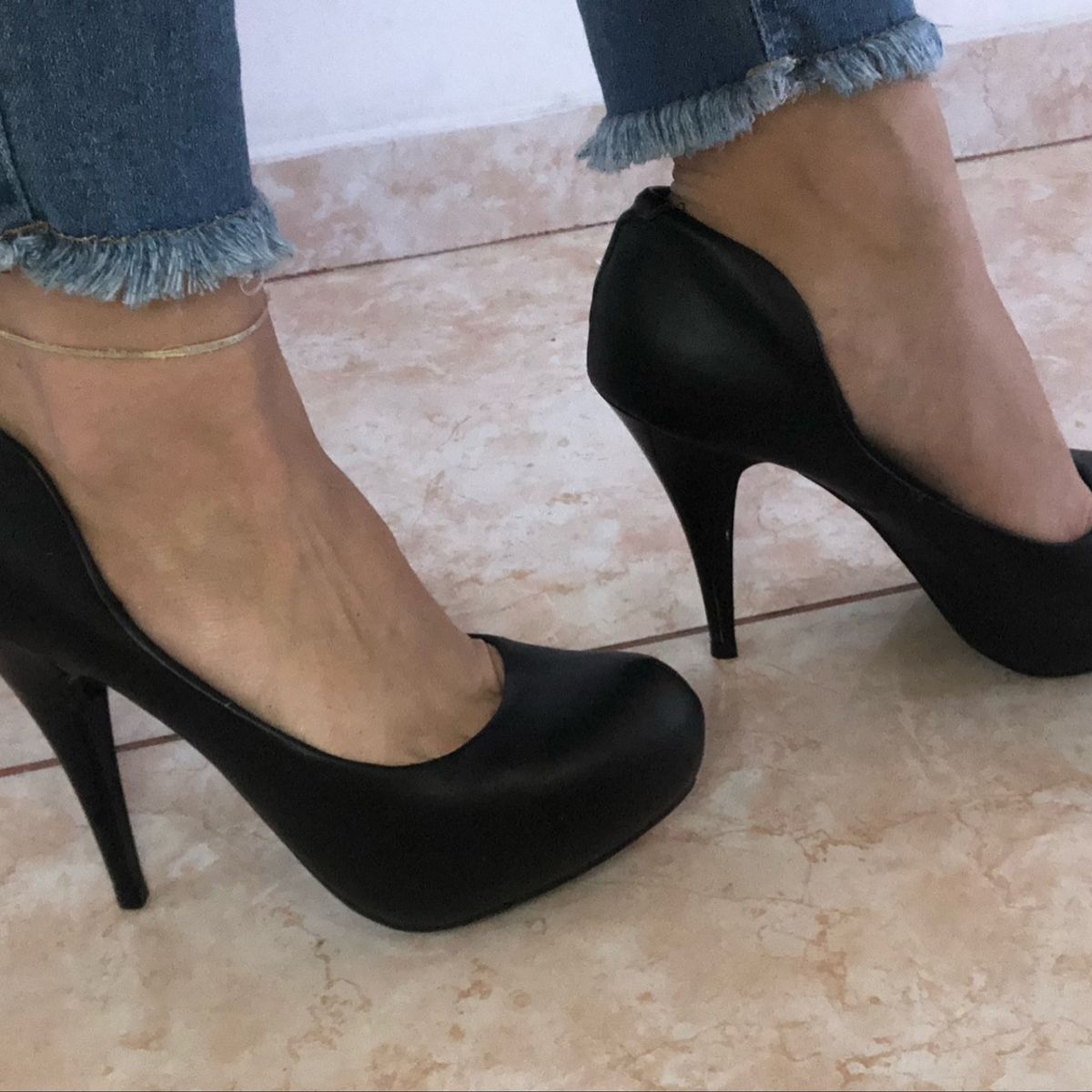 sapato bico tubarão preto