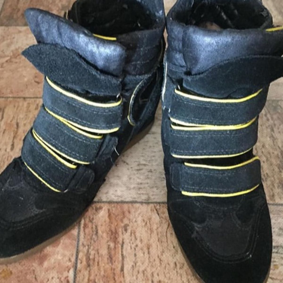 tenis arezzo amarelo