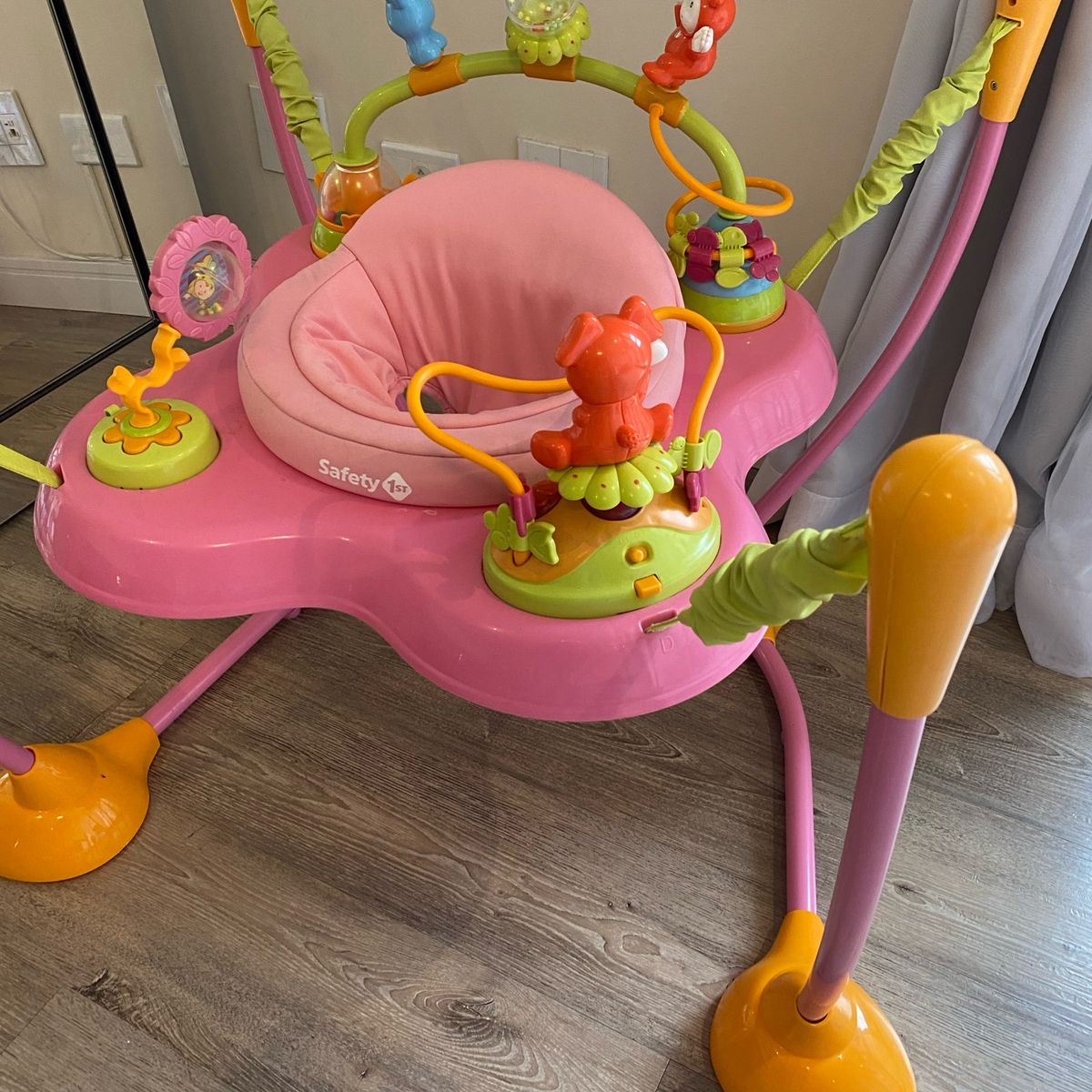 jumperoo safety rosa
