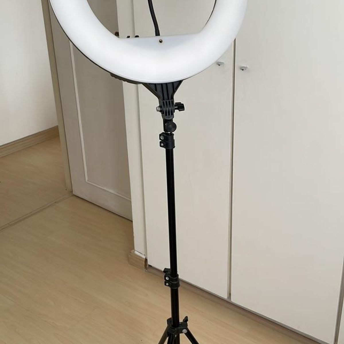 Ring Light Led Iluminador 80w Yq-480b 18 Polegadas 48cm Ring Light Led Iluminador 80w Yq-480b 18 Polegadas 48cm