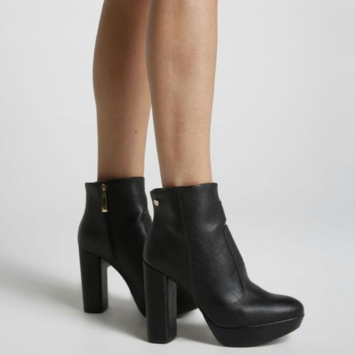 bota cano curto meia pata vizzano