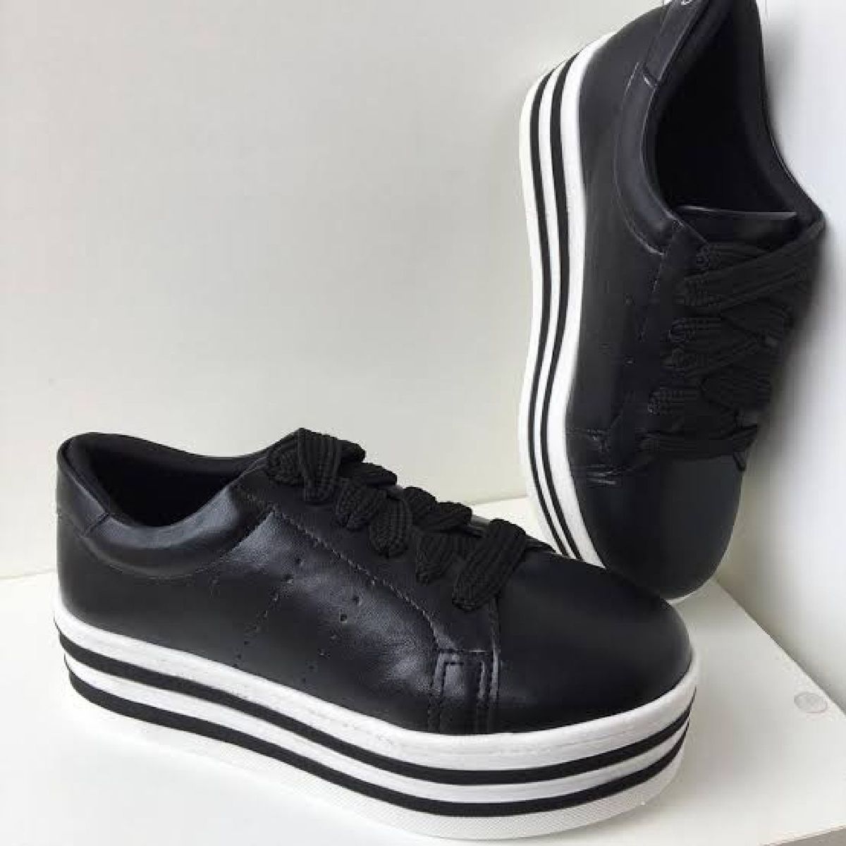 sapatenis via uno preto