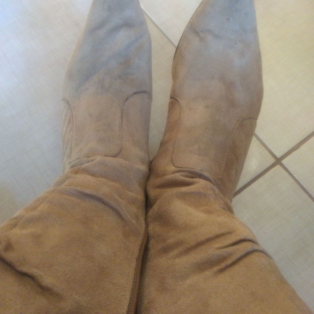 bota claire caramelo