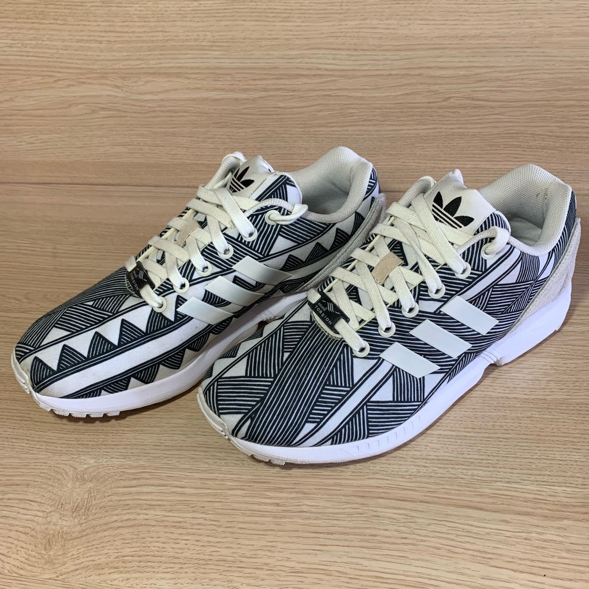 tenis adidas estampado