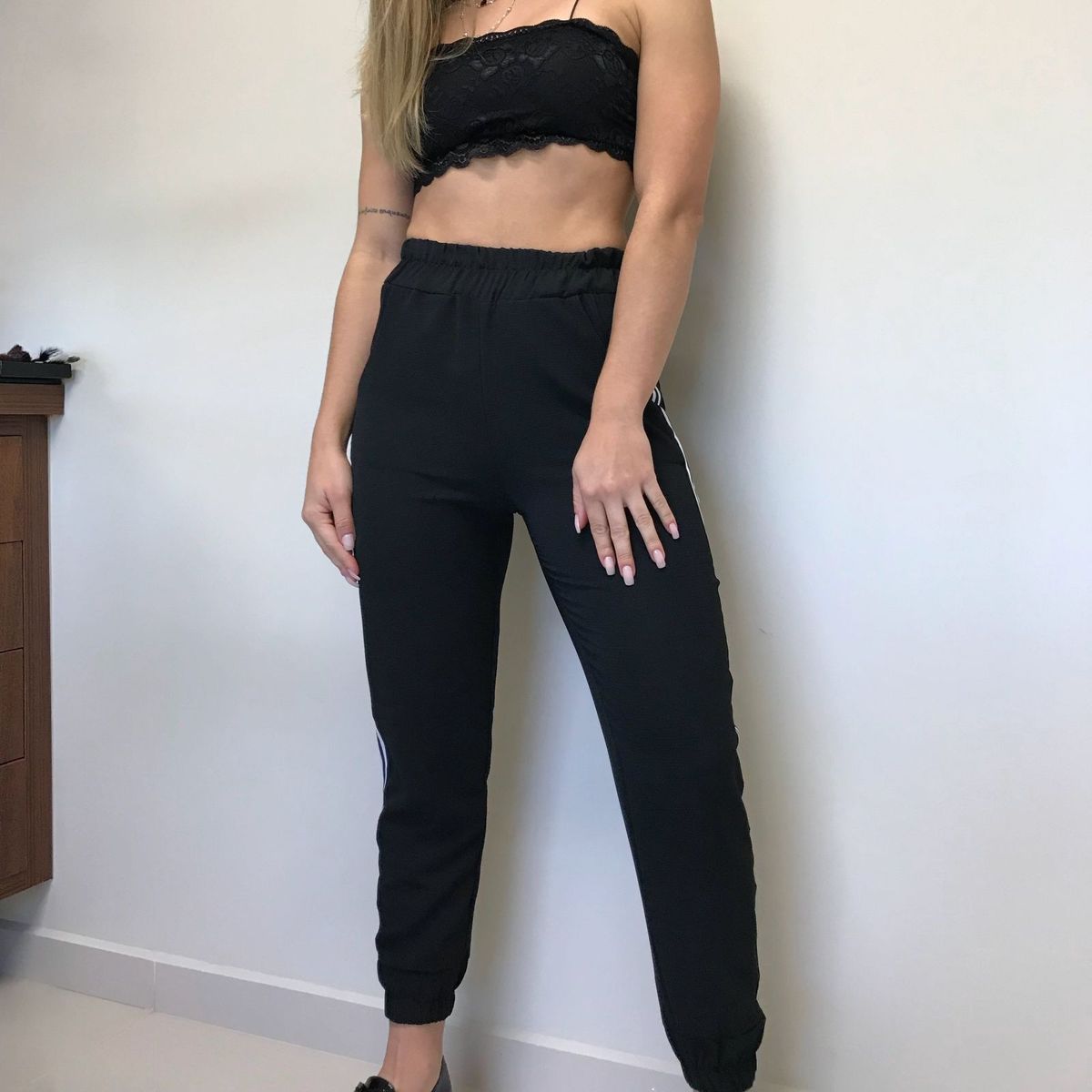 calça jogger com top