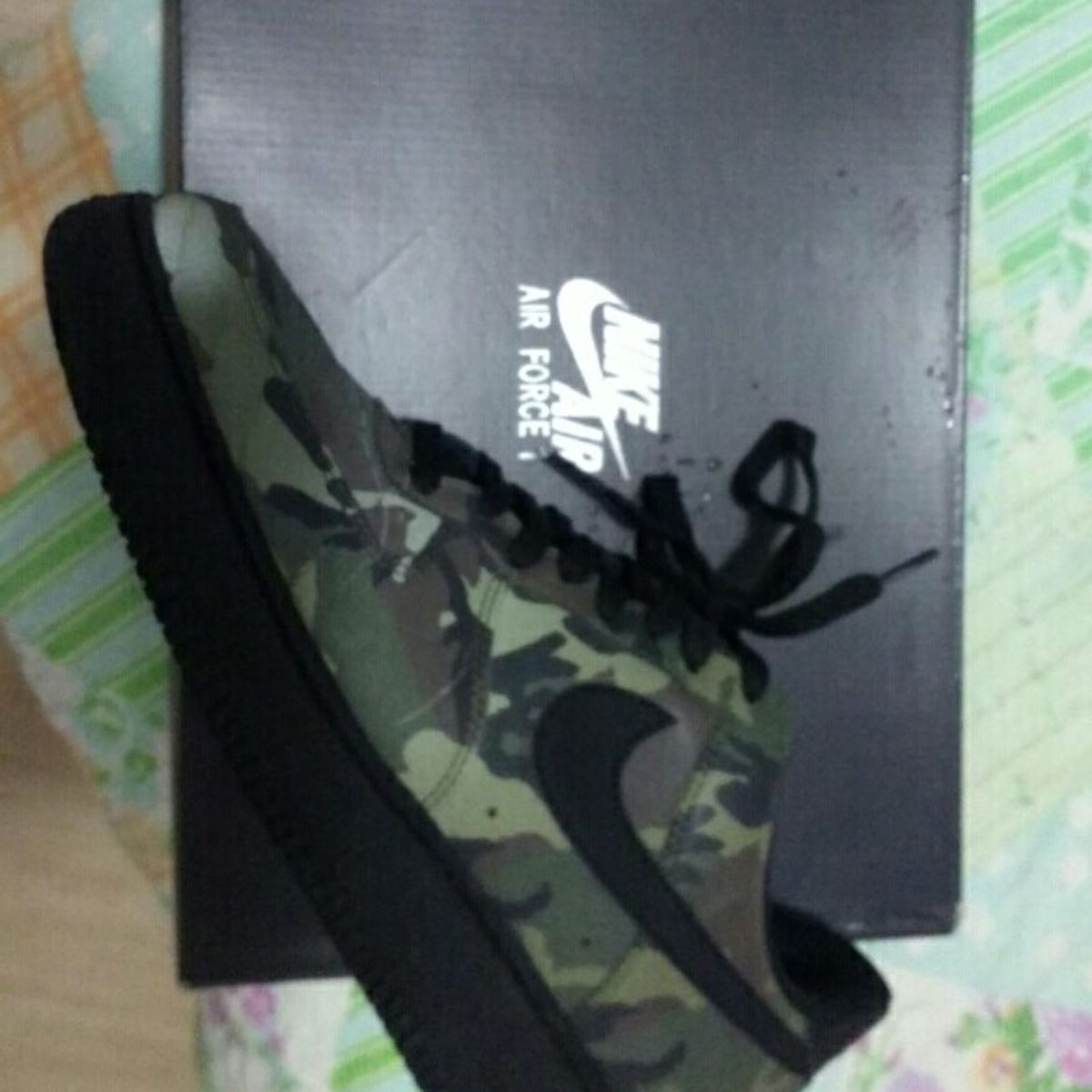 tênis camuflado da nike