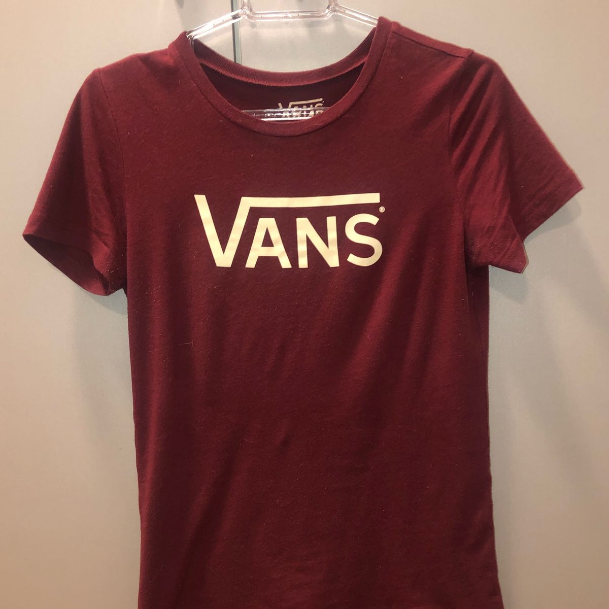 camiseta vans feminina vinho