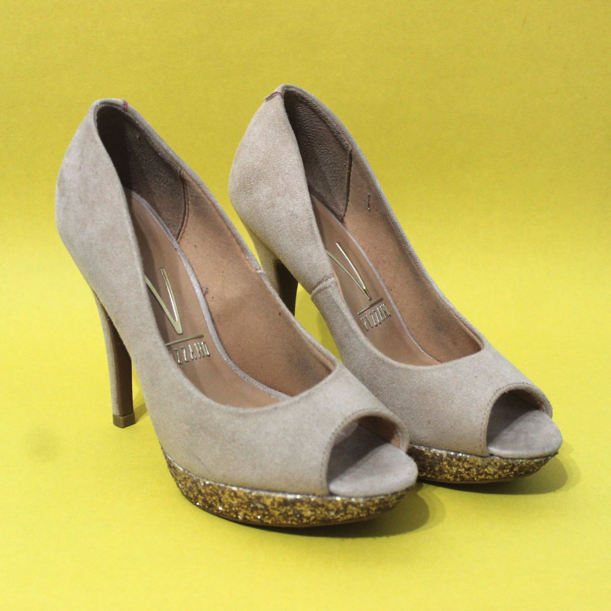 peep toe dourado vizzano
