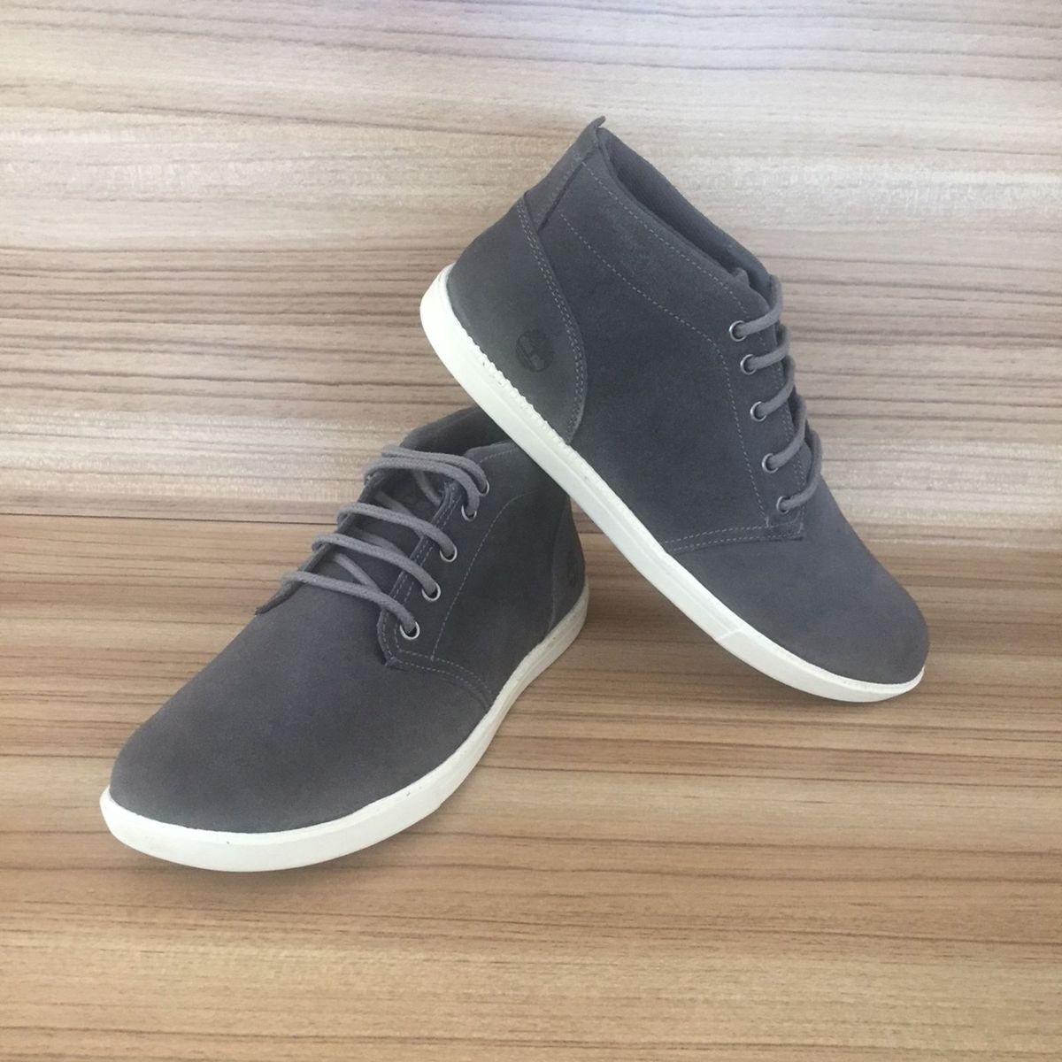tenis timberland cinza