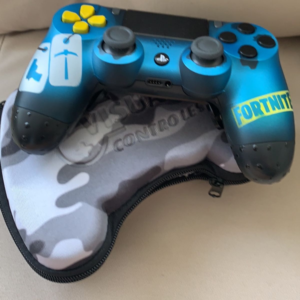Visual Controles Ps4 Fortnite Controle Personalizado Fortnite Acessorio P Videogame Visual Controles Ps4 Usado 47261481 Enjoei