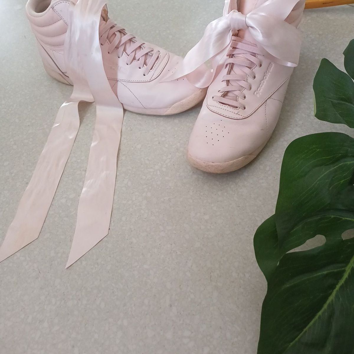 Tenis Classico Bailarina Reebok Freestyle Hi Bow Cm8905 Tenis Feminino Reebok Usado 109037087 enjoei