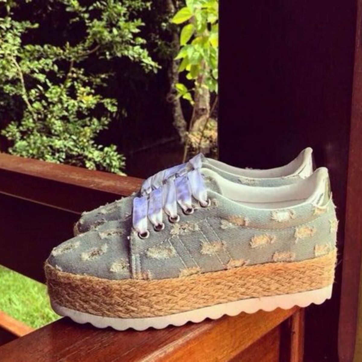 tenis jeans sola alta