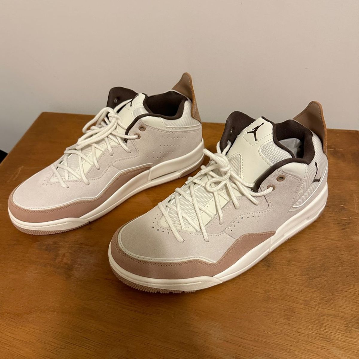 【あんしん鑑定】JORDAN COURTSIDE23 Tênis Jordan Courtside 23 White Black